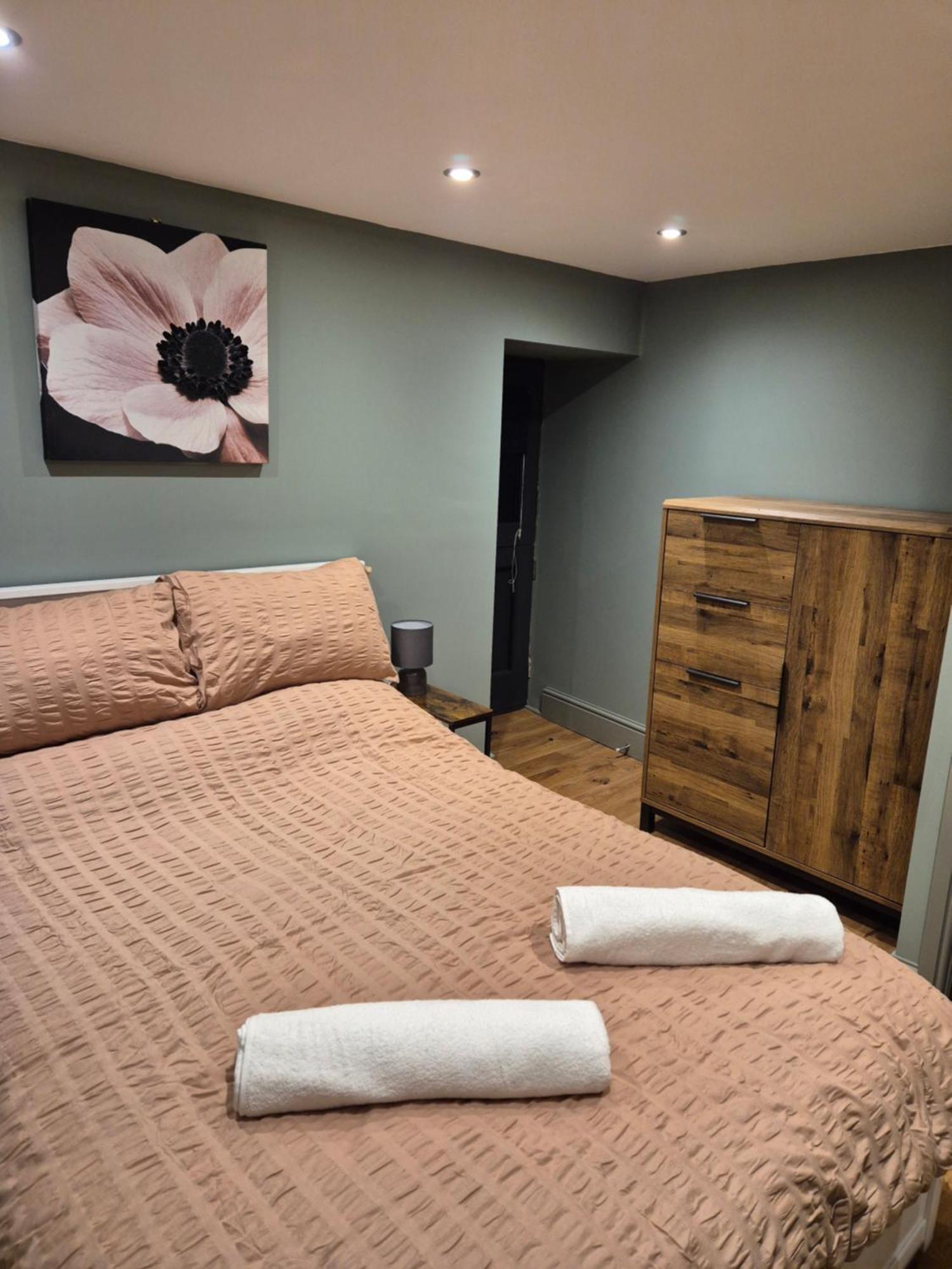 Charming 1 Bed Peak District Barn Conversion Foolow Exteriör bild